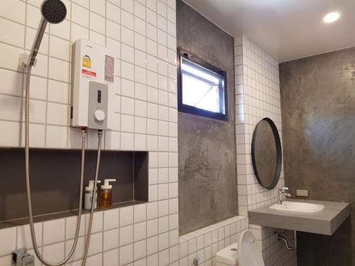 A bathroom at Nordic Cabin and The Pool