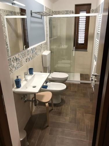 Ένα μπάνιο στο Il Borghetto di San Giuseppe EtnaRooms&Apartments
