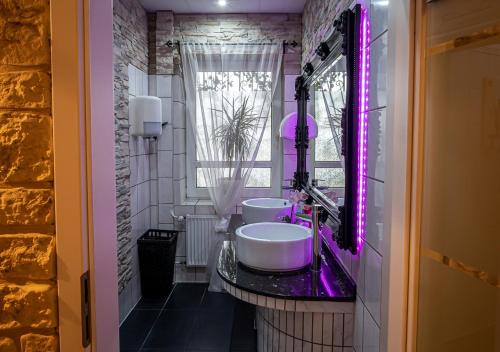 Phòng tắm tại Hotel Bouzid - Laatzen