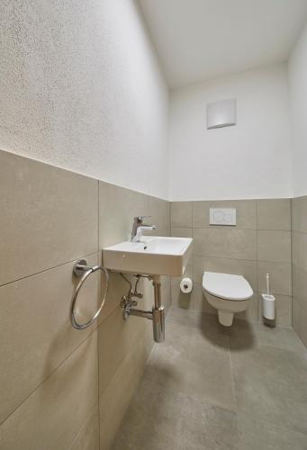 Bilik mandi di Residenz Der Wieshofer