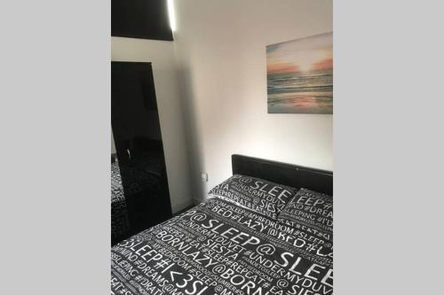 Ένα ή περισσότερα κρεβάτια σε δωμάτιο στο Blyth Town Centre 2 Bed Comfortable Apartment