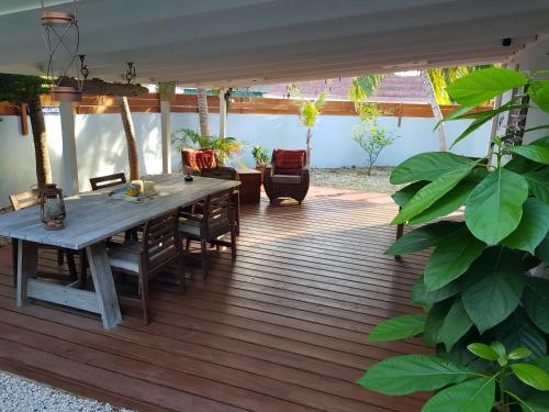 Charming home one block from the sea