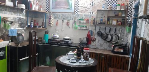 Η κουζίνα ή μικρή κουζίνα στο Homstay Thanh Sơn
