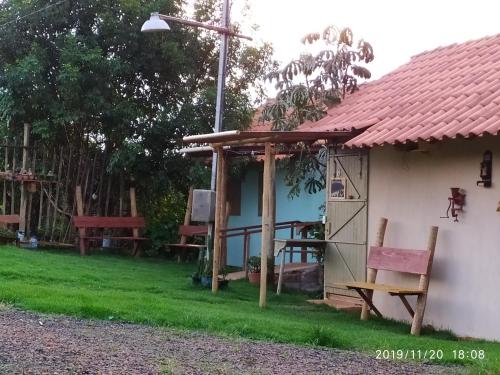 Taman di luar Aldeia Canastra Pousada