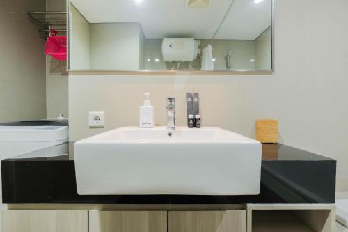 Φωτογραφία από το άλμπουμ του Elegant and Comfy Studio Azalea Suites Apartment Cikarang By Travelio σε Cikarang