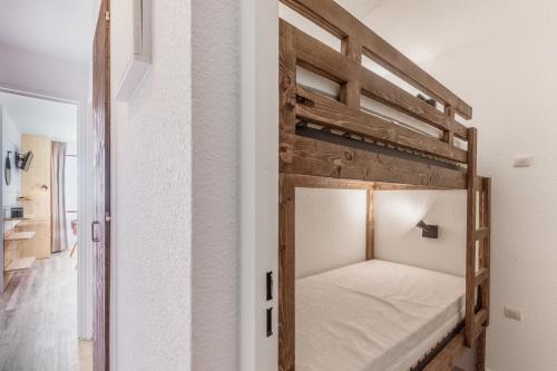 Tempat tidur susun dalam kamar di Residence Le Cedrat - maeva Home