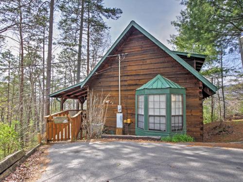 Secluded Sevierville Cabin w/ Hot Tub! photo 27