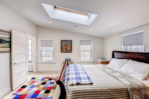 Voodi või voodid majutusasutuse Ipswich Cottage Beautiful Views, 5 Mins to Beach toas