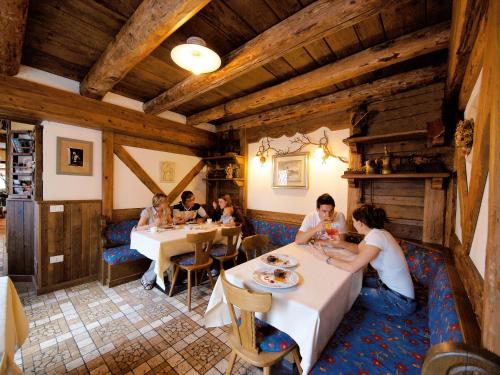 Posezení v ubytování 13 Comuni Ristorante E Albergo