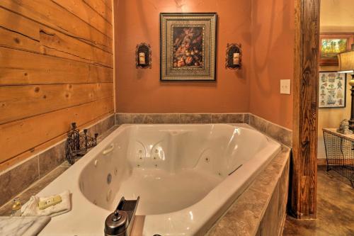 Koupelna v ubytování Beaver Creek Lodge - Huntington Home with Pond!