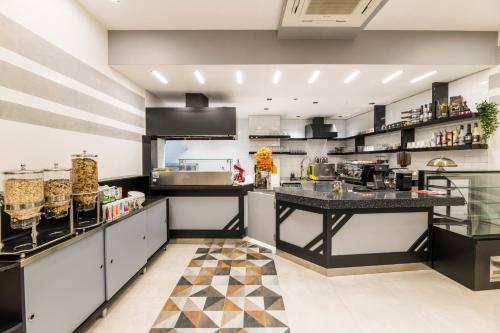 Kuchyň nebo kuchyňský kout v ubytování Classy Suite Taksim