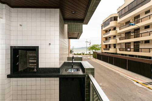 Cuisine ou kitchenette dans l'établissement Edificio Lindo Mar