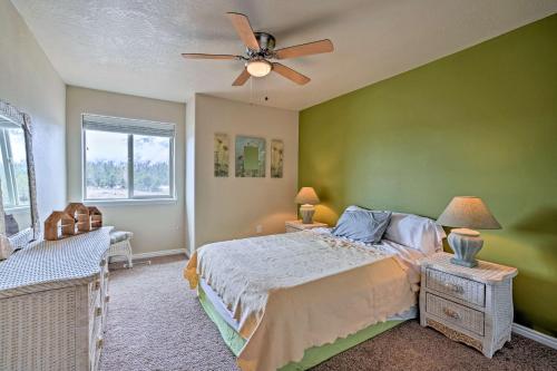 Katil atau katil-katil dalam bilik di Prime Snowy Retreat Mins to Tamarack and McCall!