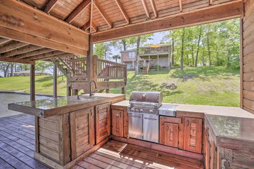 Gallery image of Pittsburg Family House on Lake Bob Sandlin with Dock! in Pittsburg