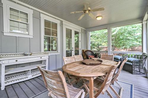Billede fra billedgalleriet på Lake Oconee Cottage with Porch-Special Masters Rate! i Greensboro