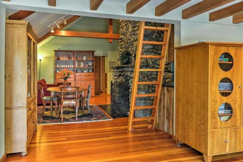 Berkshires Home with Kayak - Walk to Stockbridge Bowl