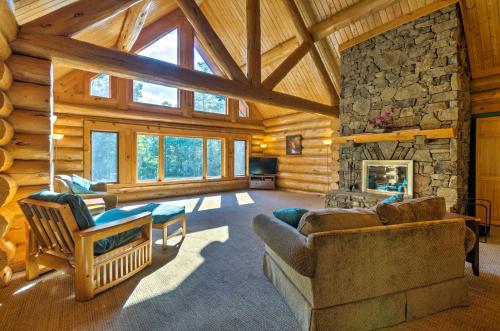 Upper Lodge Brevard Cabin on 80 Acres with Pool!