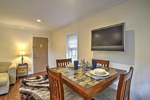 Photo de la galerie de l'établissement Renovated Apt with Patio, Near Pt Pleasant Beach, à Manasquan
