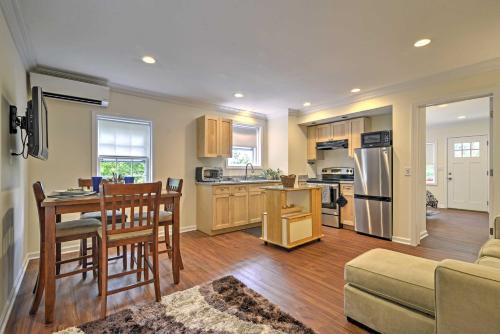 Photo de la galerie de l'établissement Renovated Apt with Patio, Near Pt Pleasant Beach, à Manasquan