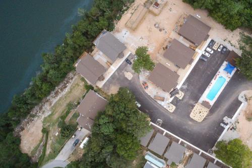 Άποψη από ψηλά του Lavish Retreat with Decks, Steps to Table Rock Lake!