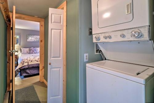 A kitchen or kitchenette at Cozy Bakers Mills Cottage Less Than 8 Mi to Gore Mountain!