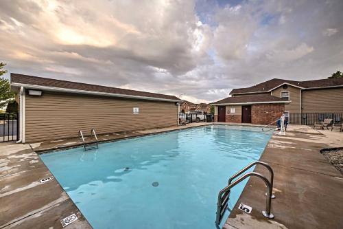 Branson Condo with Views about 4 Mi to Silver Dollar!