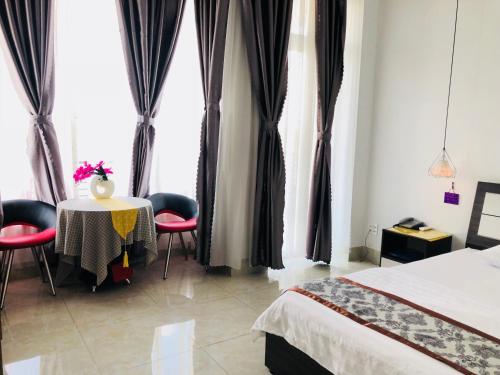 Gallery image of Sao Khue Riverside Hotel & Coffee in Sa Ðéc