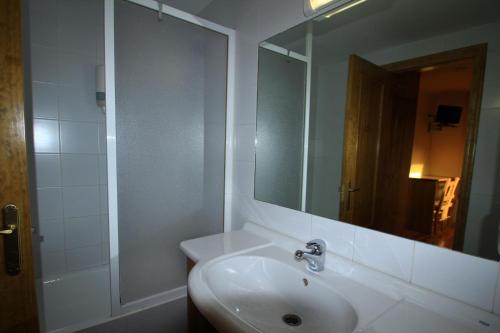 Hotel, Bungalows y Camping Viu, Víu – Updated 2022 Prices