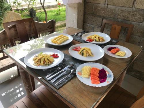 Jídlo v penzionu nebo okolí