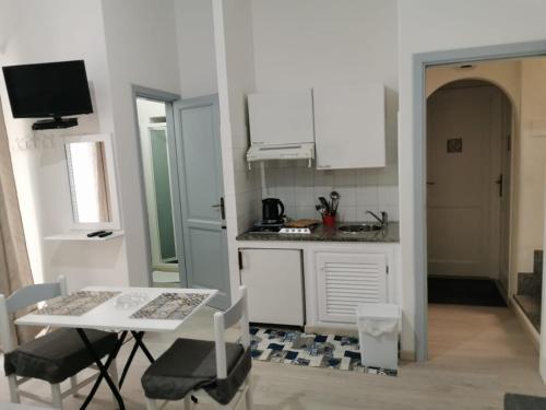 Dapur atau dapur kecil di Lo Nardo Accommodation