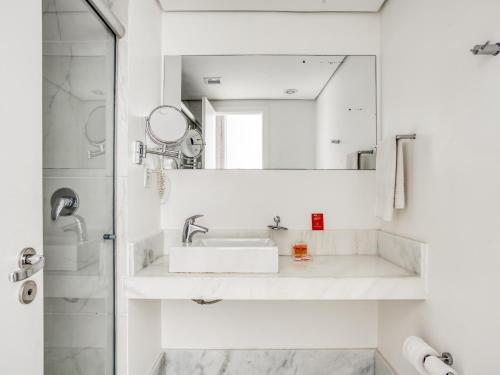 Um banheiro em CHA Pampulha Design Hotel