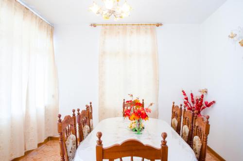 Φωτογραφία από το άλμπουμ του La Caverna House σε Chemin Grenier
