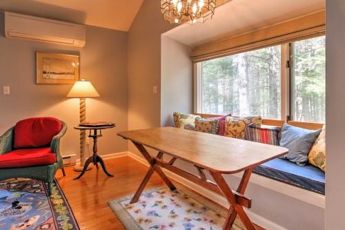 Χώρος καθιστικού στο Lakeside Francestown Home with Private Dock and Porch!