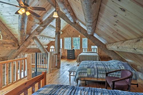 Galeriebild der Unterkunft Custom Log Cabin with Deck and 45 Acres by Pine River! in Tustin