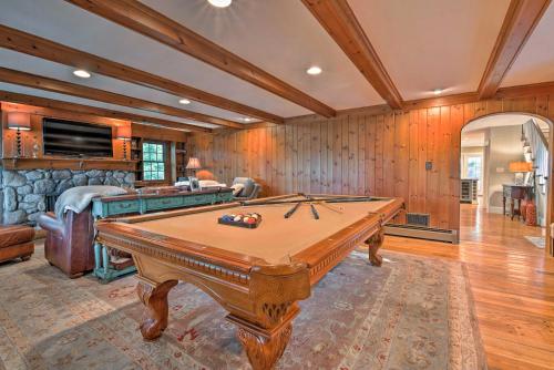 Φωτογραφία από το άλμπουμ του Waterfront Harveys Lake House with Private Dock! σε Harveys Lake