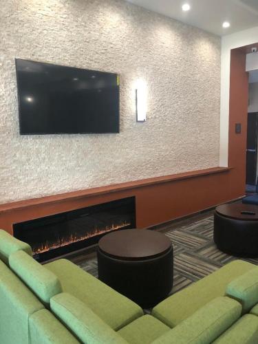 TV a/nebo společenská místnost v ubytování Comfort Suites Cedar Park - Austin Northwest