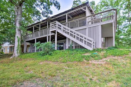 Hot Springs Home with Lake Views, Pool and Golf Access