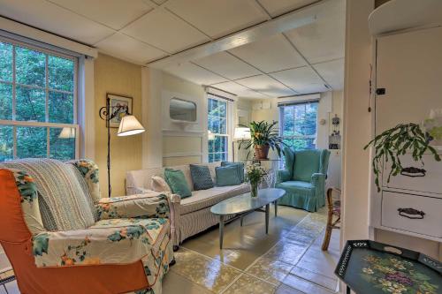 Photo de la galerie de l'établissement Private Brewster Cottage Near Beach and Harbor!, à Brewster