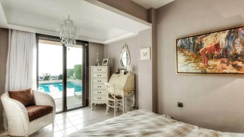 Gallery image of Five-Star Luxury Pool Villa, Elani in Siviri