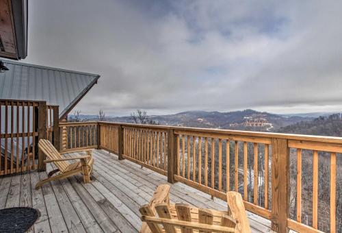 Hawks View Gatlinburg Home with Views and Hot Tub!