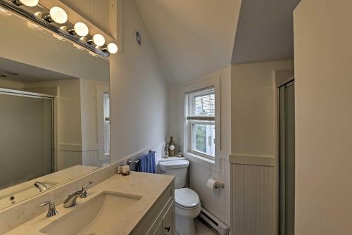 A bathroom at Peaceful Cottage with Grill - Steps to Matunuck Beach