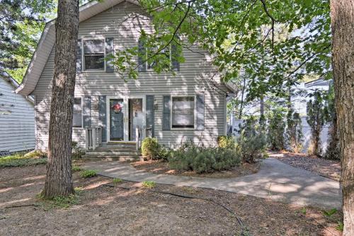 Gallery image of Waterfront House with Dock and Deck on Little Bear Lake in Johannesburg