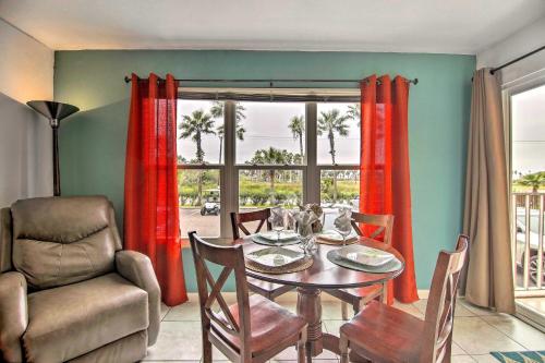 Ruang duduk di Steps to Beach Beach Haven with Shared Amenities