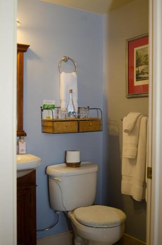 Hertzog Homestead Bed & Breakfast – Photos 3