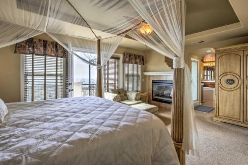 Foto de la galería de San Diego Luxury Vacation Home with Pool, Ocean View en San Diego