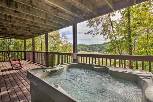 Scenic Solitude in Pigeon Forge with Hot Tub and View
