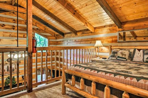 Gallery image of Secluded Forest Cabin, 4 Mi to Downtown Gatlinburg in Gatlinburg