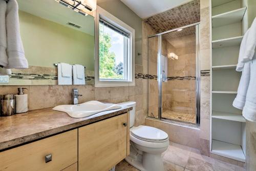 Kúpeľňa v ubytovaní Salt Lake City Home with Koi Pond and Furnished Deck!