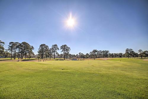 Charming Myrtle Beach Resort Condo - 2 Mi to Ocean