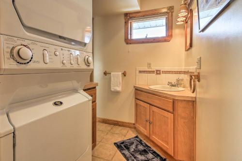 Gallery image of Condo with Hot Tub, Mins to Story Land and Cranmore! in North Conway